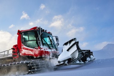 akşamları çalışmaya Snowcat rides  