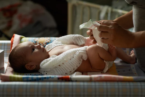 Mum night nappy newborn — Stock Photo, Image