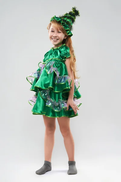 Ragazza dai capelli rossi in costume alberi di Natale — Foto Stock