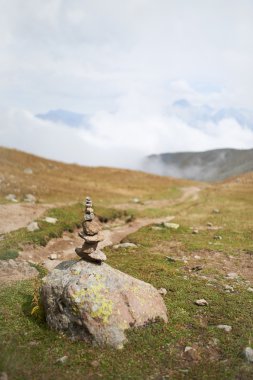 Harika bir manzara sonbahar sis Hills