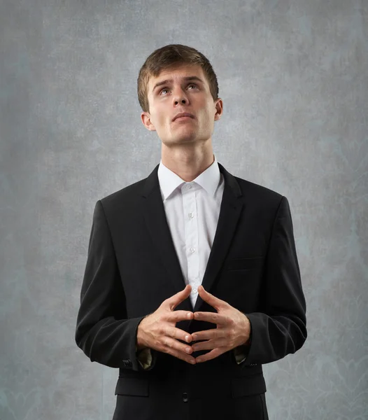 Man is harte denken en gezien het feit — Stockfoto