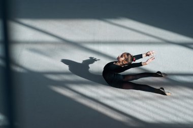 Kız ne backfold ritmik jimnastik