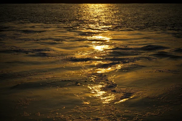 Tranquilidade no mar à noite — Fotografia de Stock