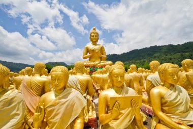 Tay altın buddha heykeli. Buda heykeli Tayland