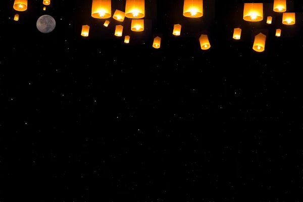 Sky lanterns festival,Thailand, Loy Krathong and Yi Peng Festiva — Stock Photo, Image