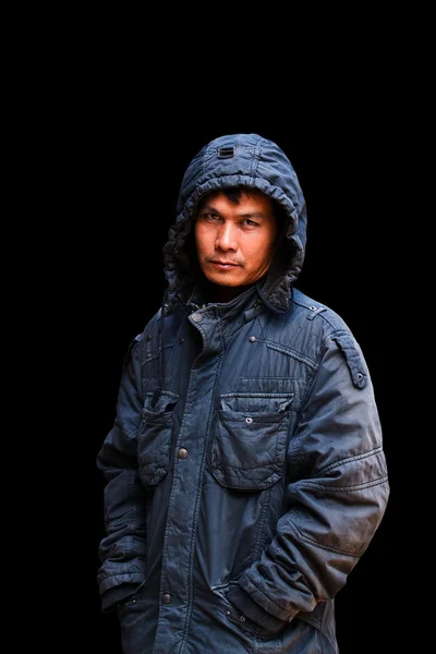 Ásia homem no grupo frio roupas — Fotografia de Stock