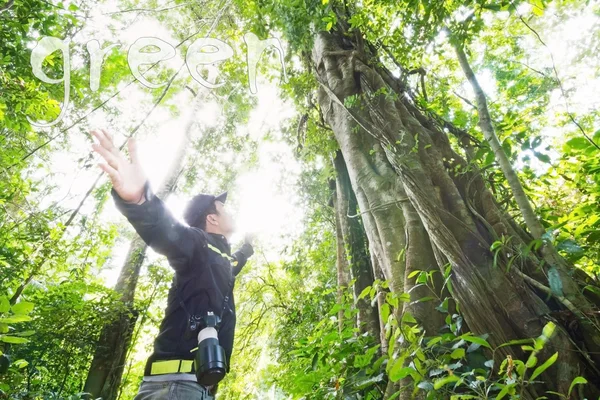 Guid na selva, na Tailândia — Fotografia de Stock