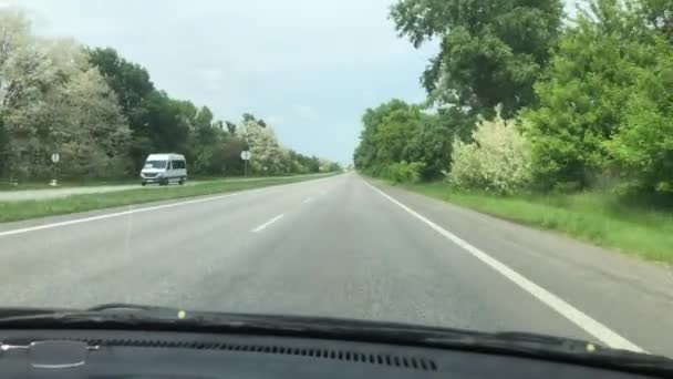 Blick Vom Rauschenden Auto Auf Die Autobahn Der Ukraine Mit — Stockvideo