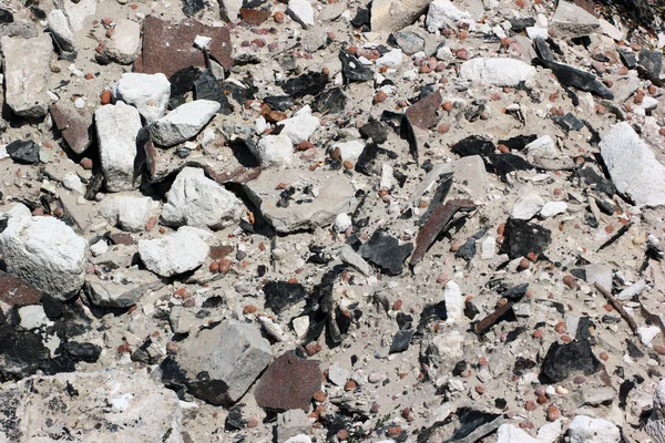 Blick auf alten Bauschutt und Abrissschutt. Sand — Stockfoto