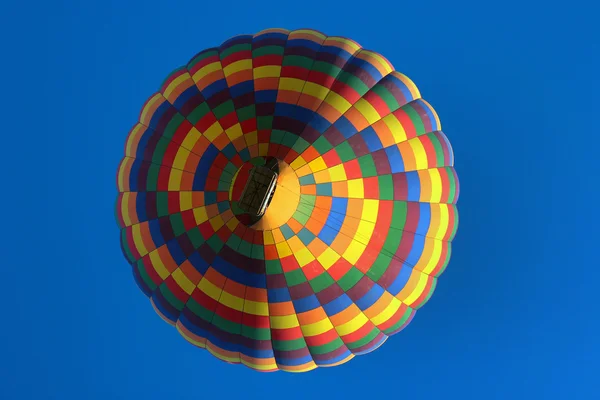 Bunter Heißluftballon — Stockfoto