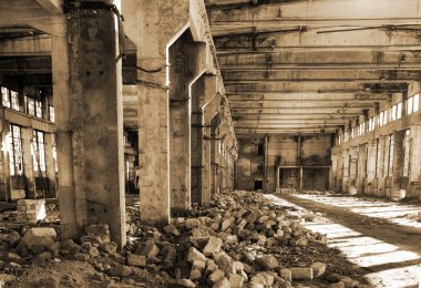 Eski terk edilmiş sanayi binası içi