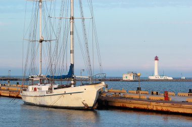 Pier deniz Marina'da demirleyen yat