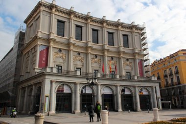Madrid, İspanya - 13 Aralık 2016: Teatro Real (Kraliyet Tiyatrosu) veya Madrid 'de bulunan büyük bir opera binası