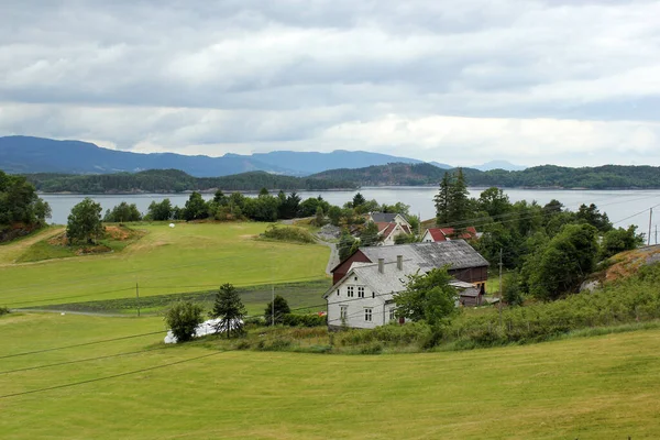 挪威Hordaland县Skanevikfjorden附近的Skanevik景观 — 图库照片