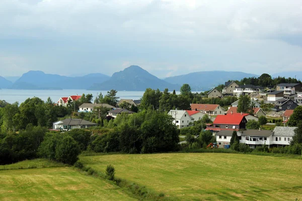 Vista Del Pueblo Heroysund Municipio Kvinnherad Condado Vestland Noruega —  Fotos de Stock