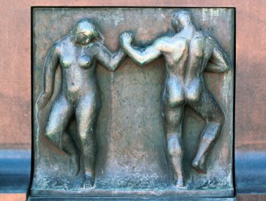 Oslo, Norveç - 26 Haziran 2018: Heykel çalışmaları ve Gustav Vigeland şık Park, popüler turizm Norveç başkenti sanatsal nesneler.