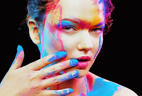 Mujer cara con bodyart colorido — Foto de Stock