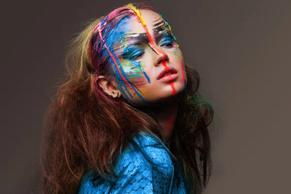 Kadın yüzü ile renkli lüks bodyart — Stok fotoğraf