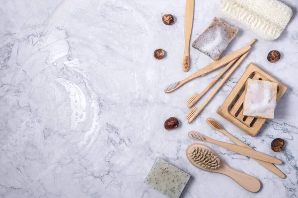 Sabun Eko Torbası, bambu diş fırçası, doğal fırça Eko Kozmetik ürünleri ve aletleri. Sıfır atık, plastiksiz. Sürdürülebilir yaşam tarzı kavramı.