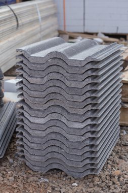 beton kiremit (gri renk) inşaat sahasında
