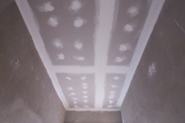 Alçı tahta tavan şantiye