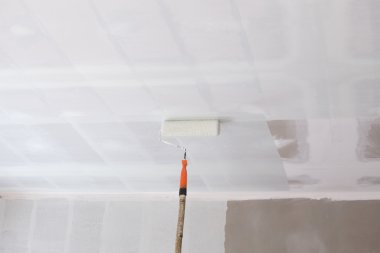 bezi ile tavan alçı sıva boya