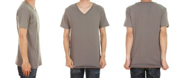 adam boş t-shirt ile 