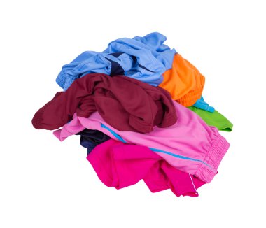 Spor şort bir beyaz üzerine yığını 