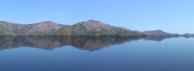 Dağ Manzaralı su yansıması ile