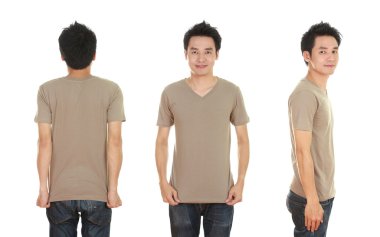 adam boş t-shirt ile 