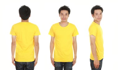 adam boş t-shirt ile 