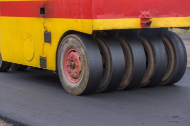 Asfalt yol, pnömatik tekerlekli silindir Kompaktör