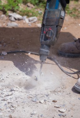 Onarım ve beton yol sondaj işçisi
