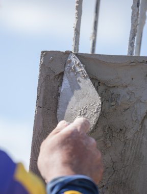 işçi Polonyalılar sıvama mala kullanın