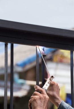 kapı çerçeveleri kaynak işçisi