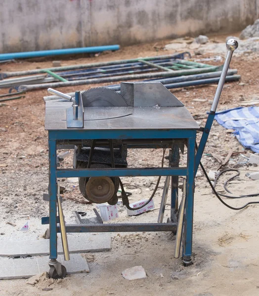 Aluminium maaimes op tafel — Stockfoto