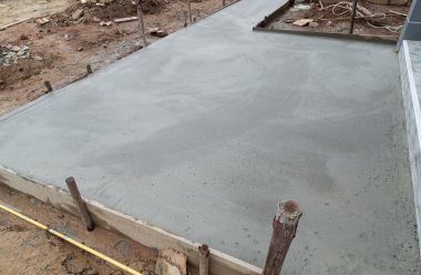 Yeni beton zemin döktü çimento sonra