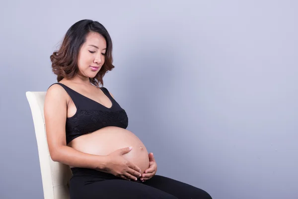 Mulher grávida bonita — Fotografia de Stock