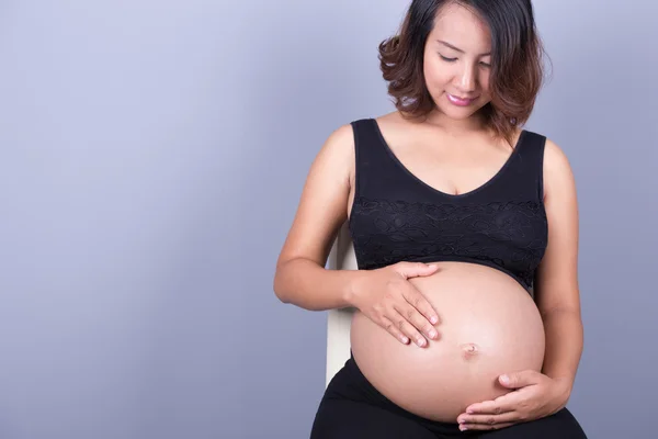 Mulher grávida bonita — Fotografia de Stock