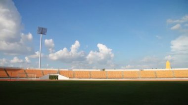 zaman atlaması, stadyum ya da futbol sahası, bulut hareketi, HD klibi
