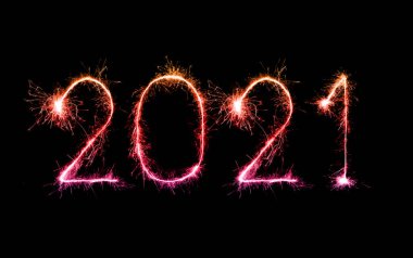 2021 mutlu yeni yıl havai fişekleri gece ışıldayan maytaplar yazdı