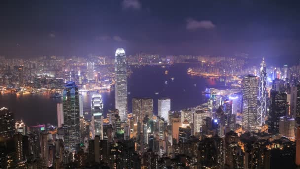 夜の香港の4K時間経過 ピークからの眺め — ストック動画