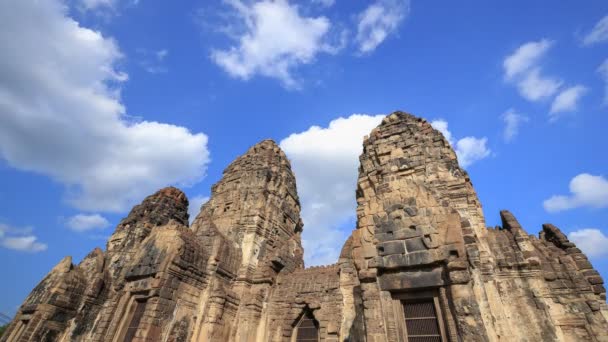 Zeitraffer Des Phra Prang Sam Yot Tempels Antike Architektur Lopburi — Stockvideo