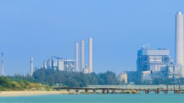 Deniz kabuğu yakınlarındaki elektrik santralinin zaman aşımı, Rayong, Tayland