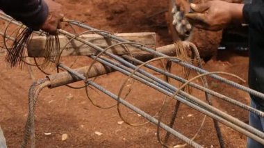 İnşaat işi için teknisyen bohça tel çelik çubuk