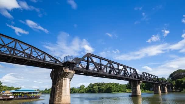 Time Lapse Tourrists Bridge River Kwai Kanchanaburi Thailand — стоковое видео