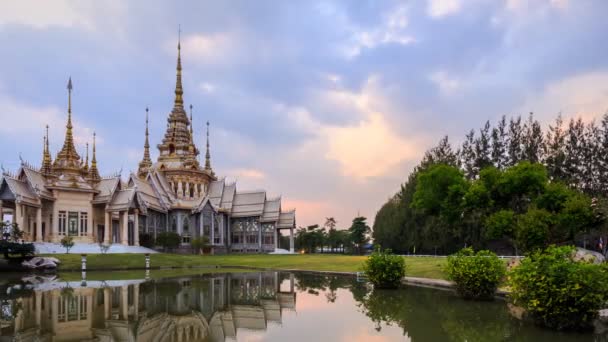 Templul Wat None Kum Din Provincia Nakhon Ratchasima Thailanda — Videoclip de stoc