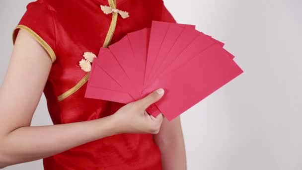 Ruka Drží Červenou Obálku Konceptu Šťastný Čínský Nový Rok — Stock video