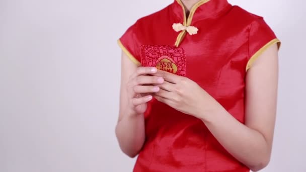 Mutlu Çin Yeni Yılı Kavramında Sayımı Kırmızı Zarf — Stok video