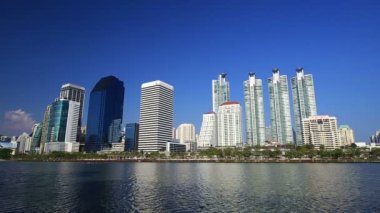Bangkok şehir manzarası Benjakitti Park, Bangkok, Tayland